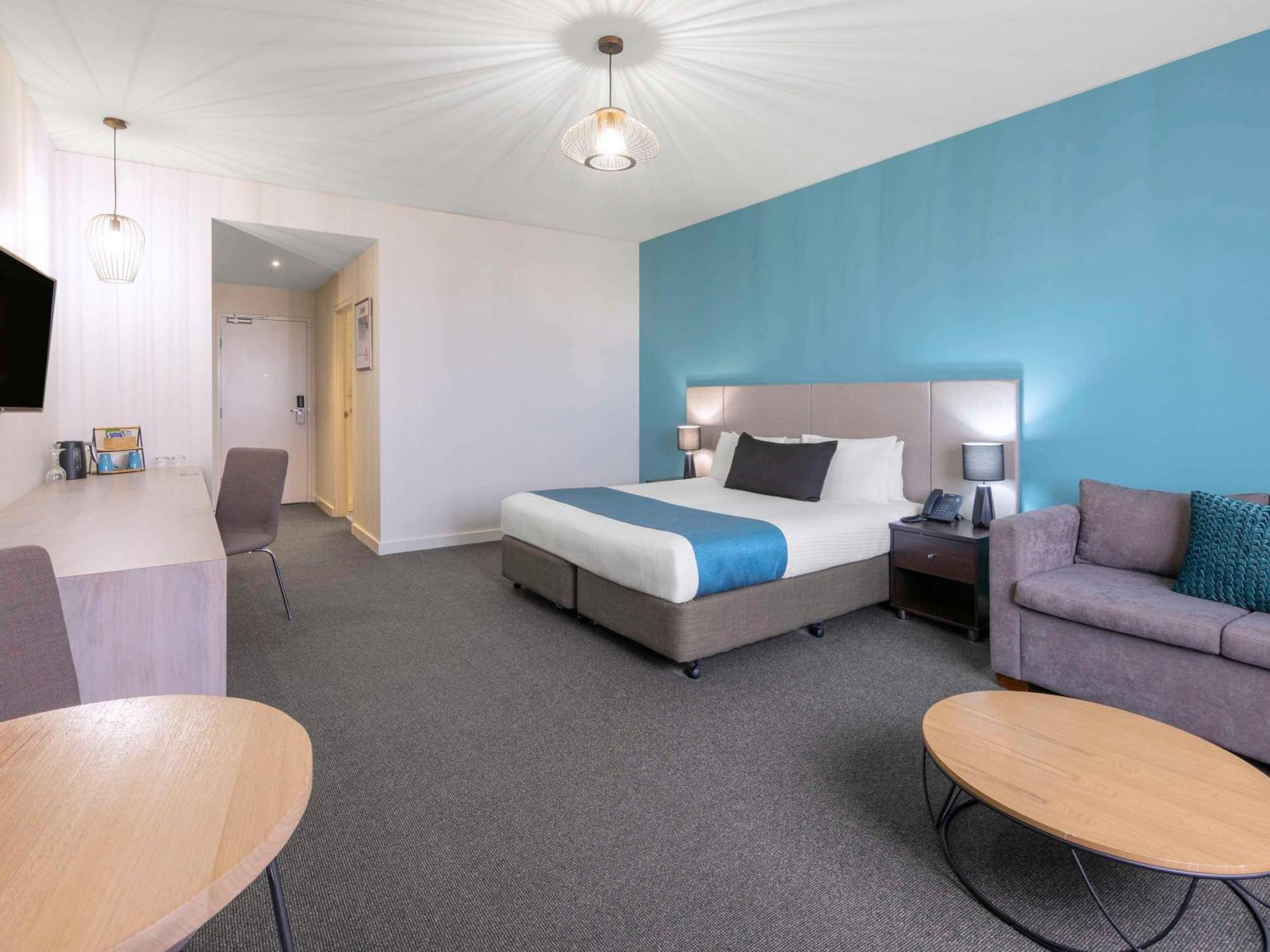 Mantra Melbourne Melton Hotel Exterior photo